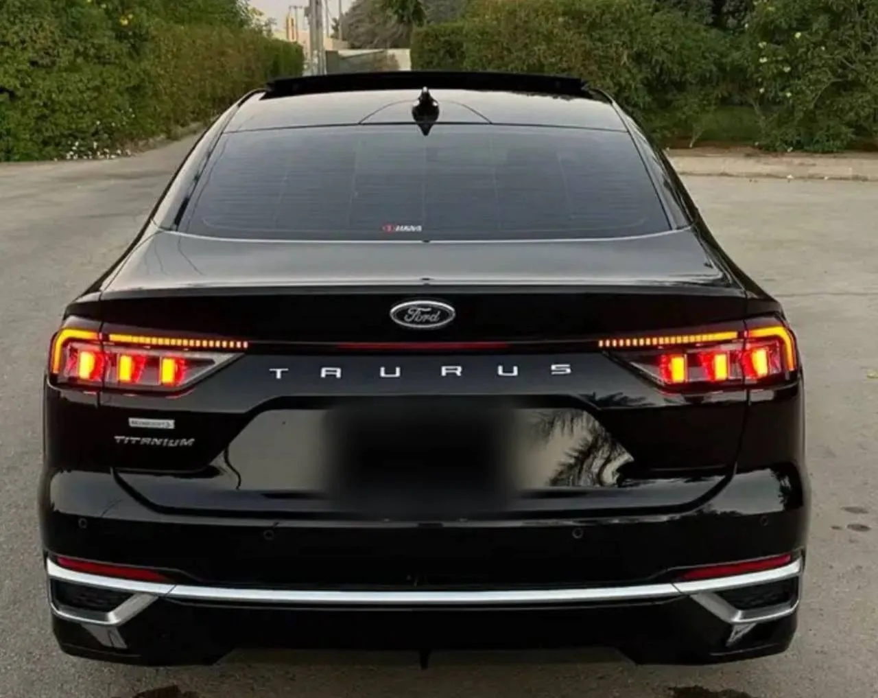 Ford Taurus - Full day in Jeddah